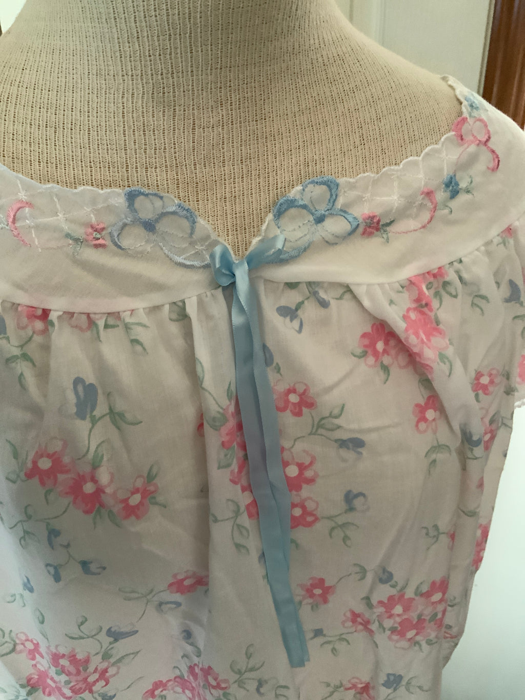 Vintage nightgown, Manhattan
