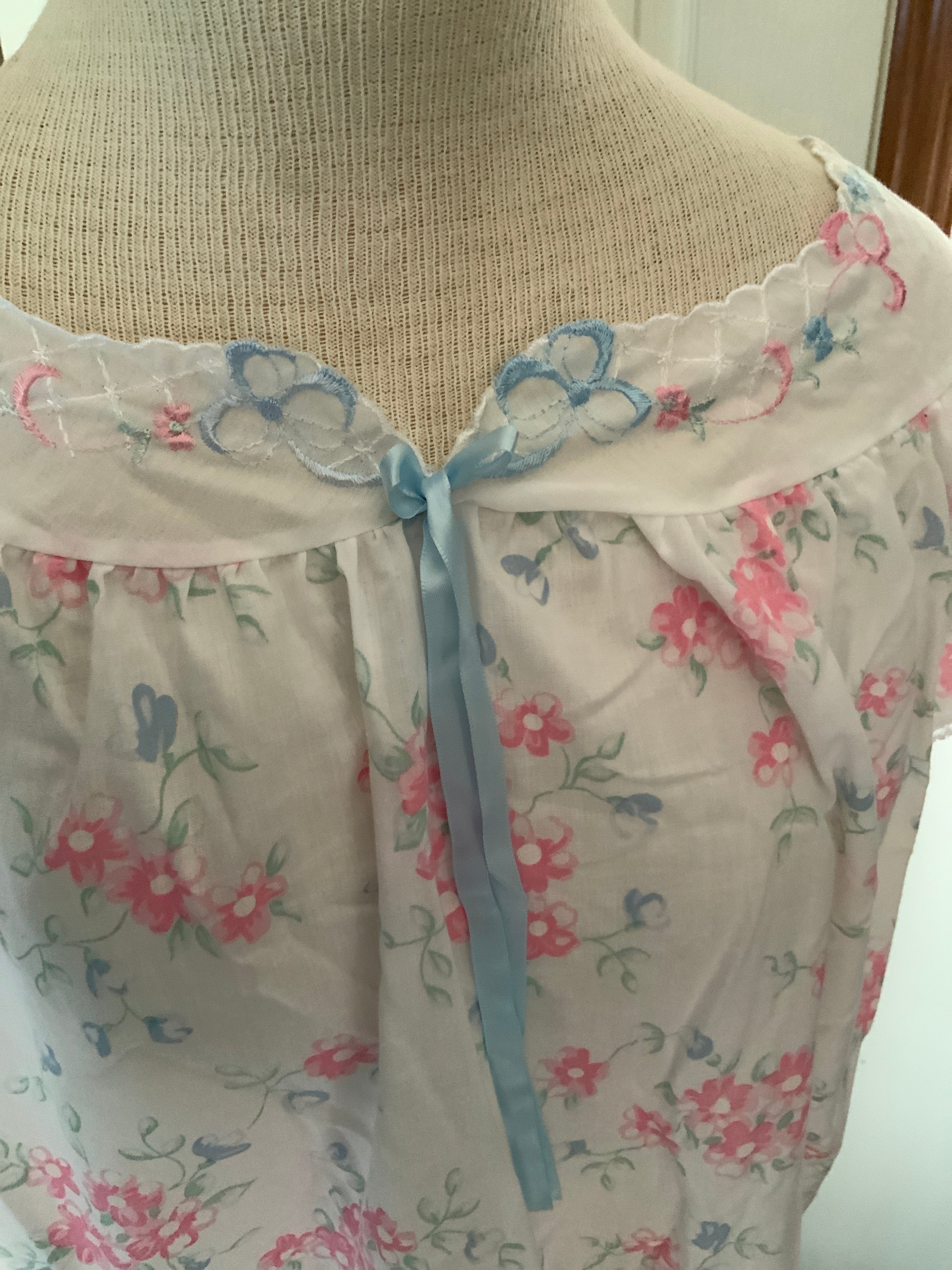 Vintage nightgown, Manhattan